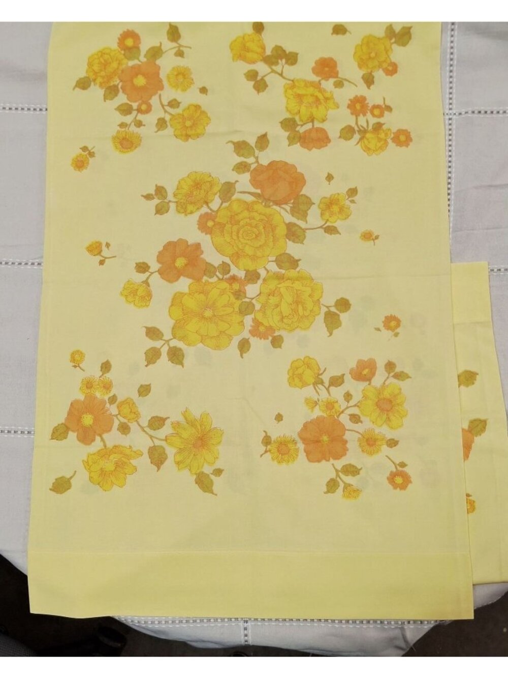 Set of 4 Yellow Floral Vintage Pillowcases With Orange & Yellow Flowers 20" X 30